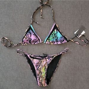 Kendall & Kylie Women's Mesh Trim Tie Dye Snake Triangle Bikini Set Size…